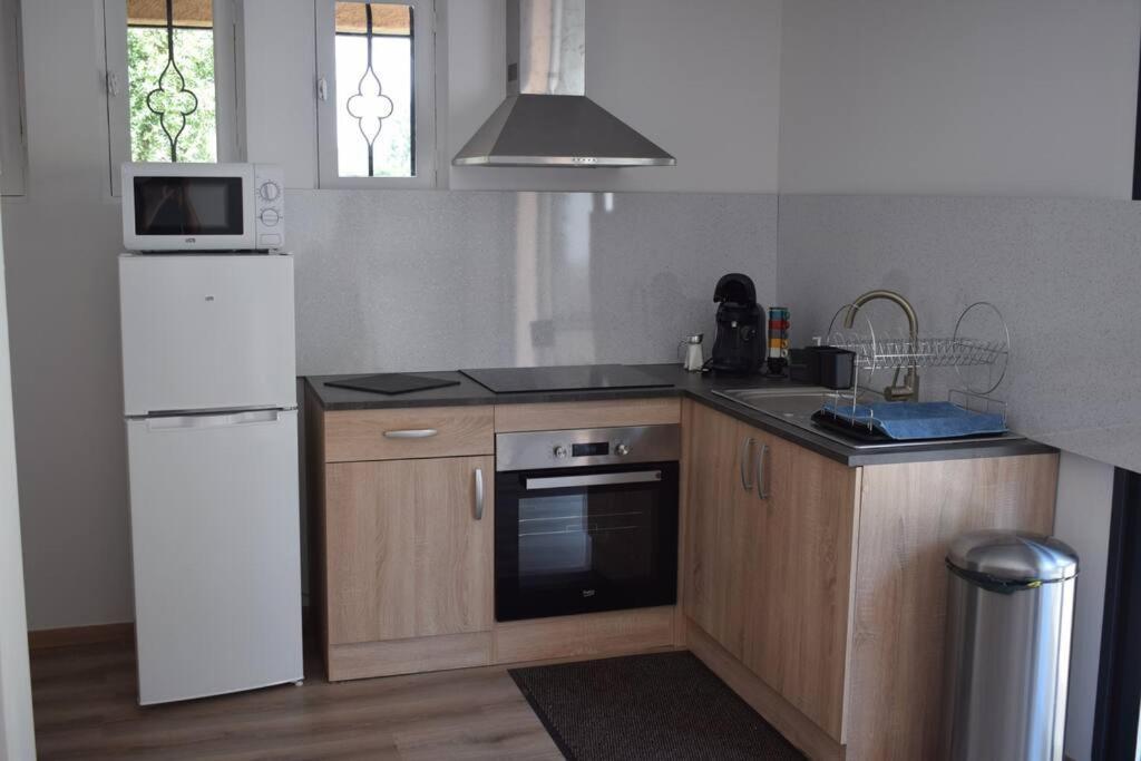 Appartement Neuf Et Independant Dans Rez-De-Villa Vallauris Exteriér fotografie